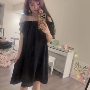 Pleione Black Sleeveless Off-Shoulder Mini Dress
